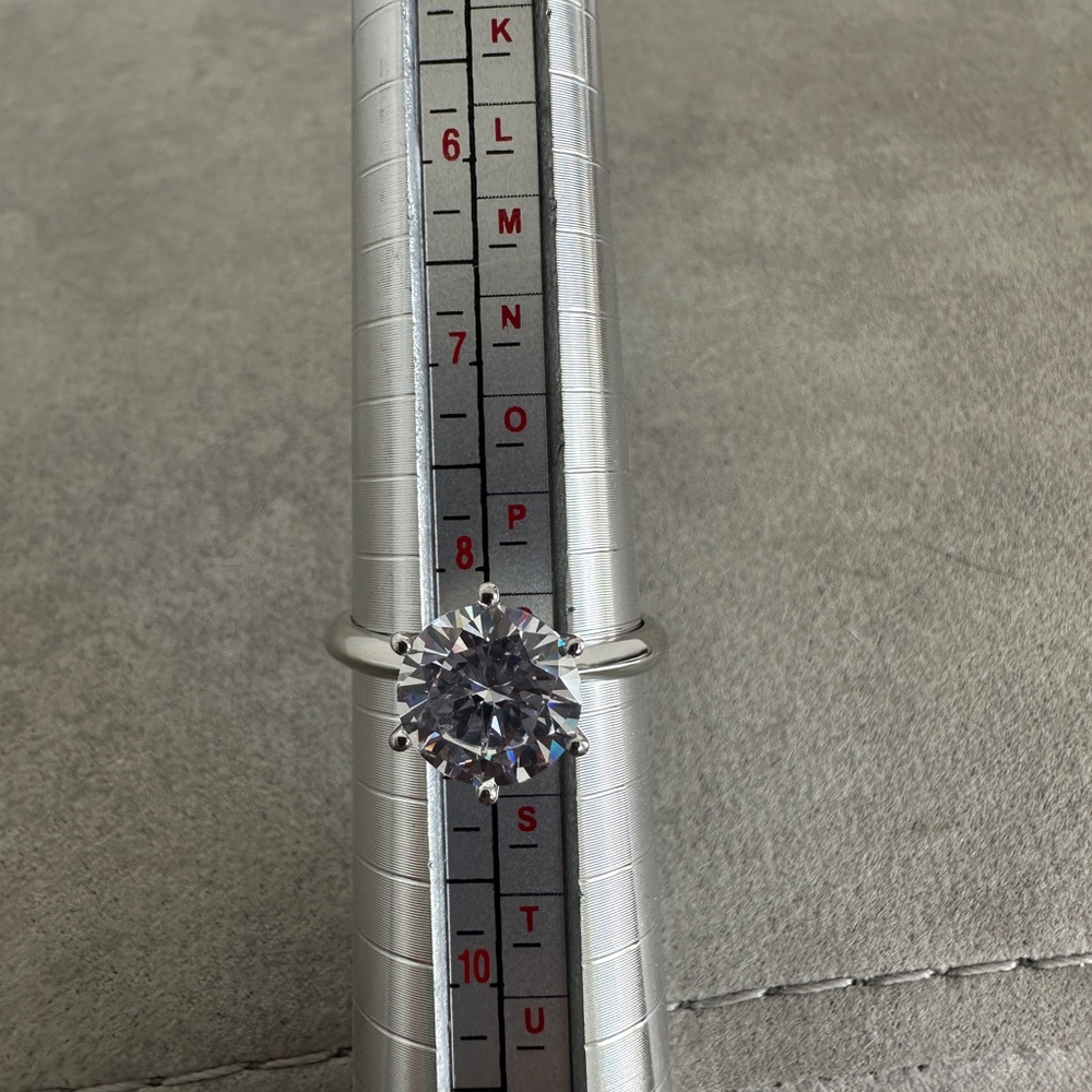 CZ & Sterling Silver engagement style ring - Picture 8 of 9
